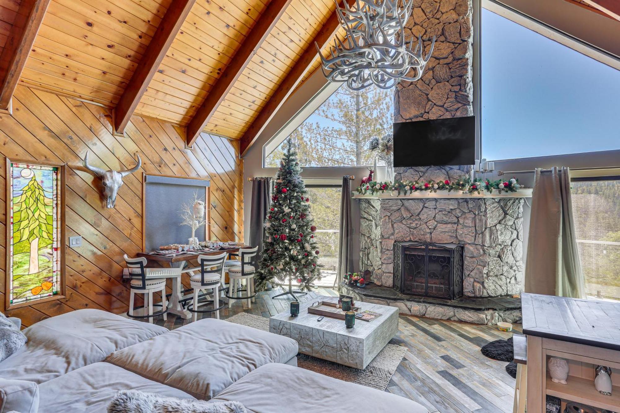 Lake Arrowhead Cabin With Hot Tub And Mountain Views! Bagian luar foto