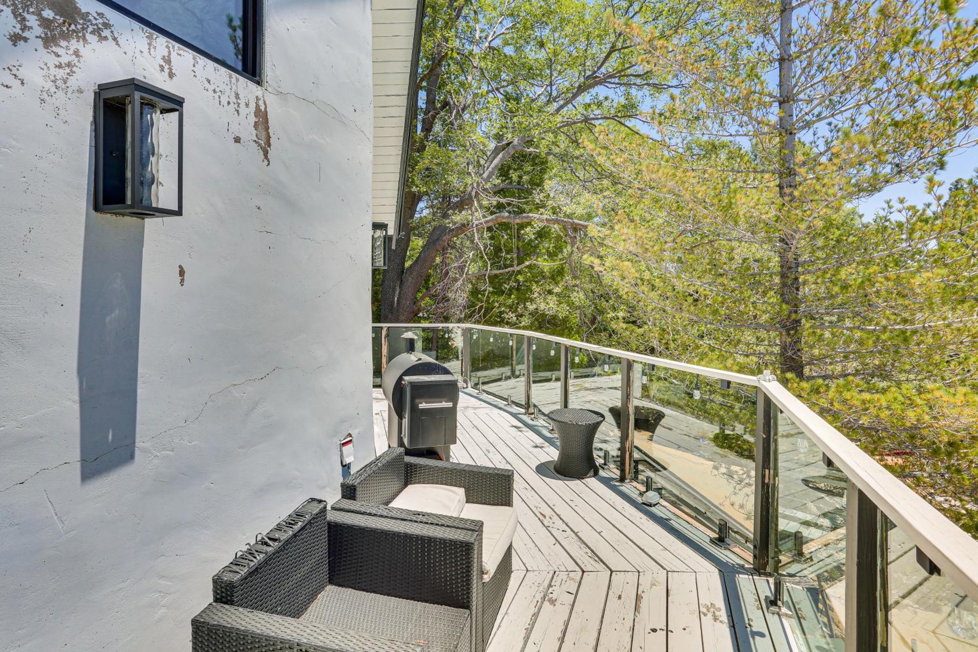 Lake Arrowhead Cabin With Hot Tub And Mountain Views! Bagian luar foto