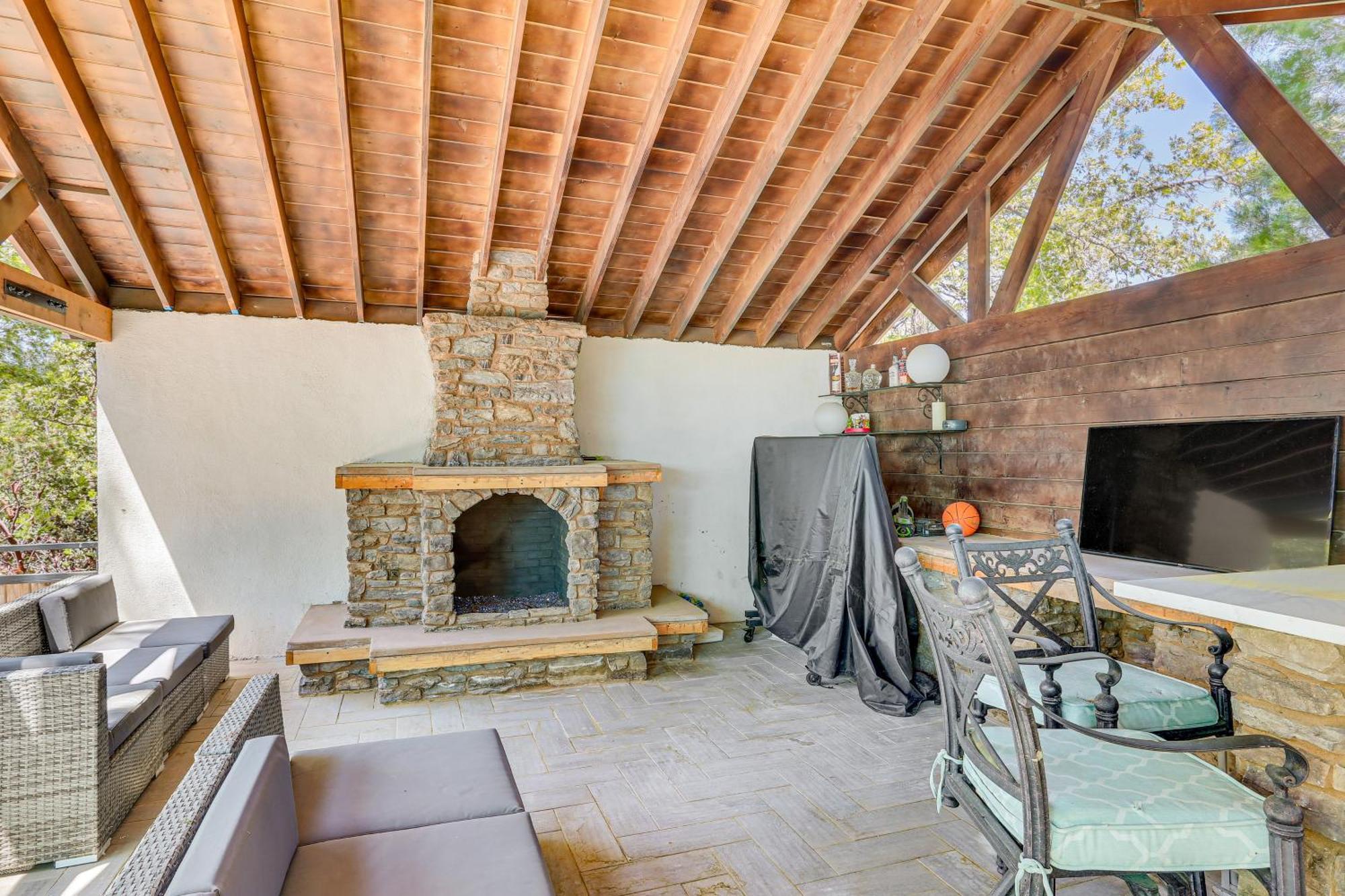 Lake Arrowhead Cabin With Hot Tub And Mountain Views! Bagian luar foto